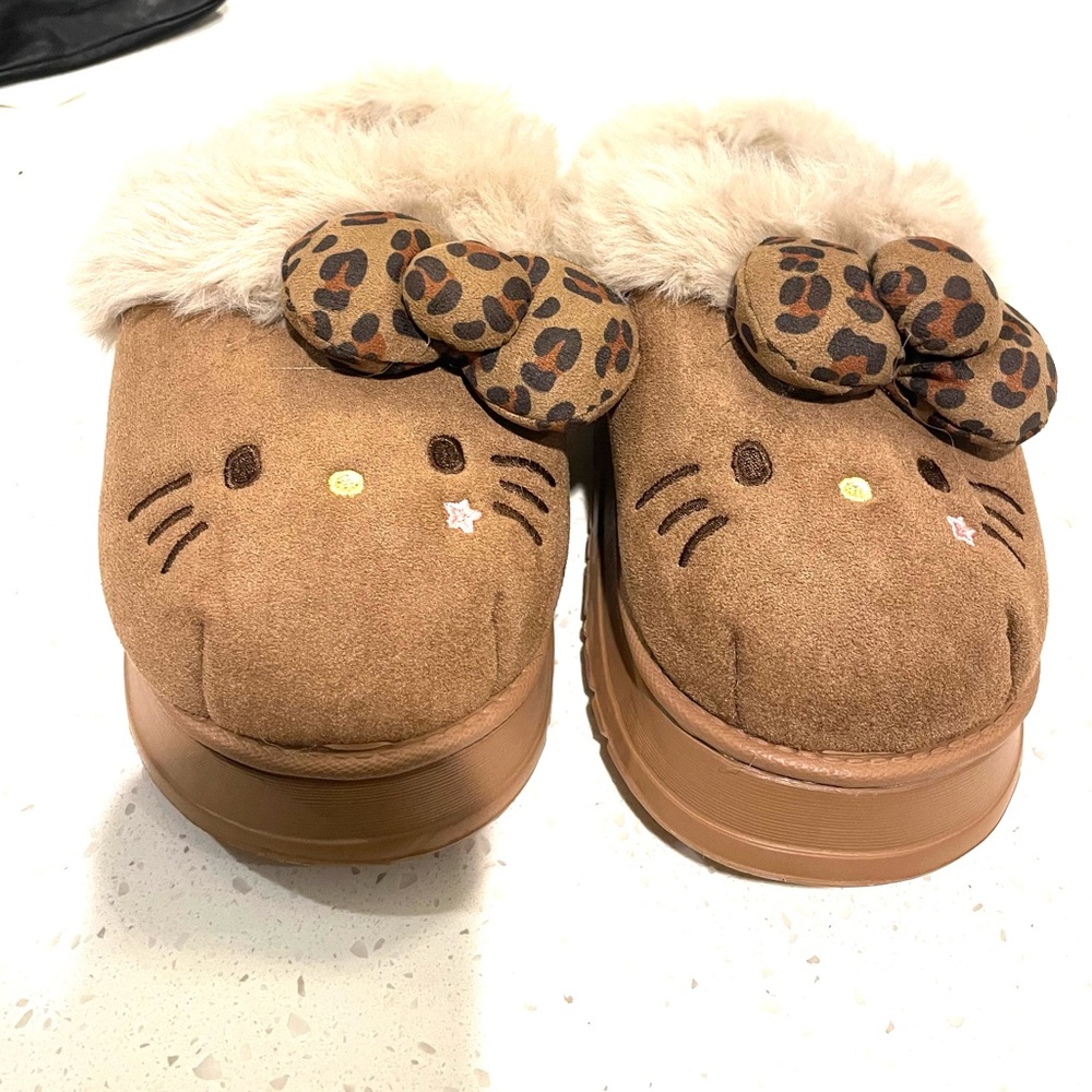 Hello Kitty plush slippers leopard bows /a fluffy interior lining /platform sole